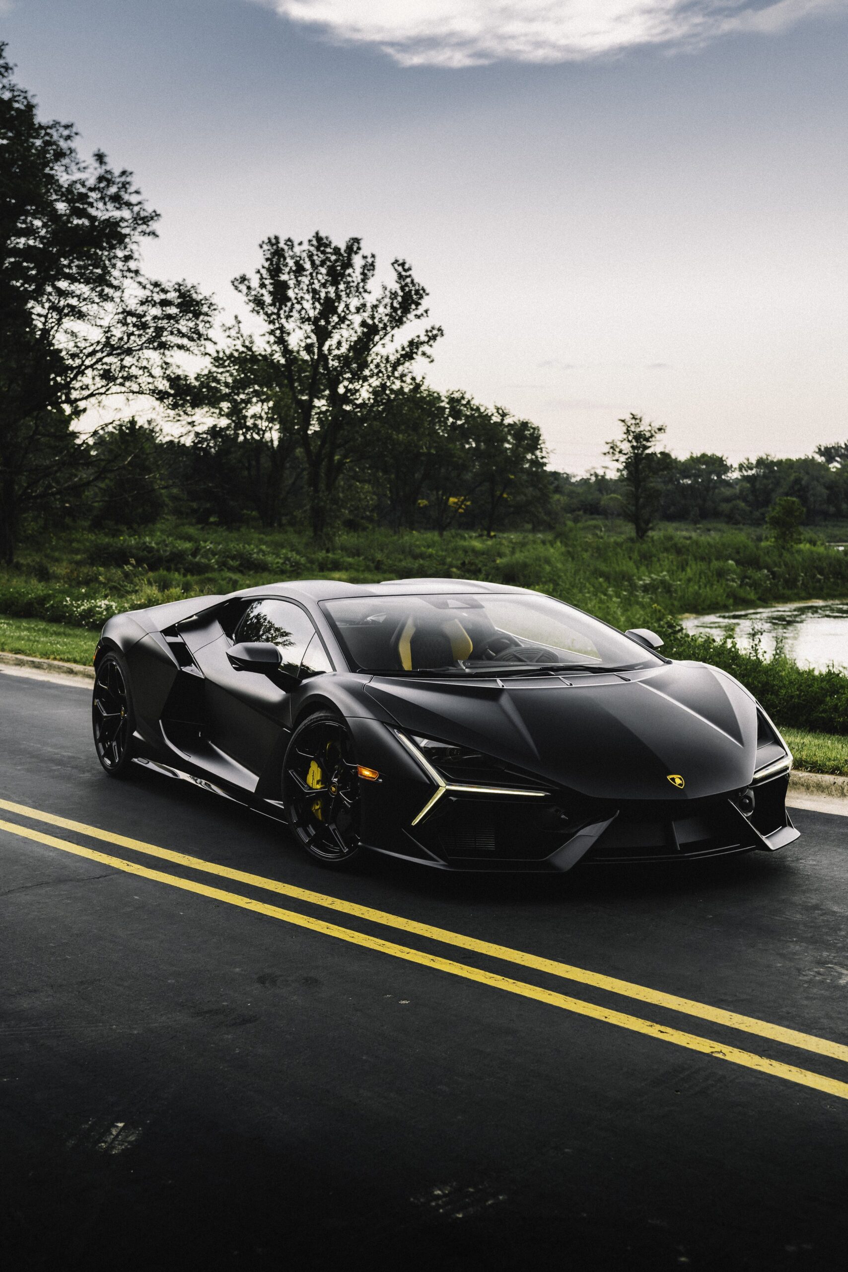 Lamborghini – Revuelto